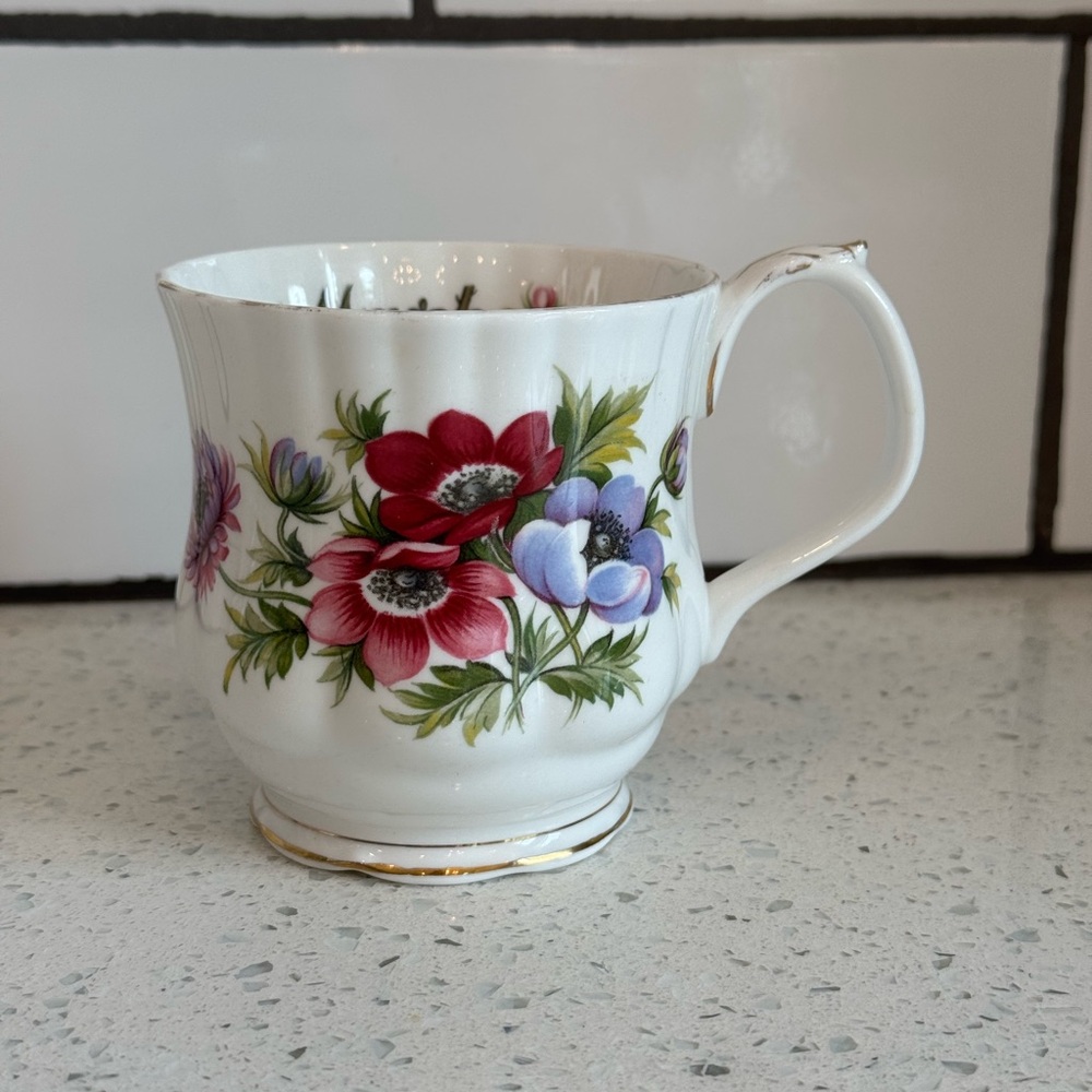 Royal Albert March Anemone Flower of the Month Teacup England